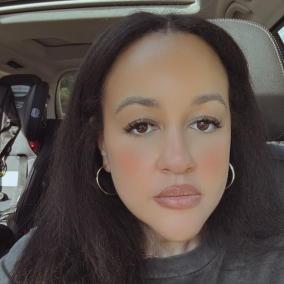 Meet your Posher, Gabby - Picture 1 of 1